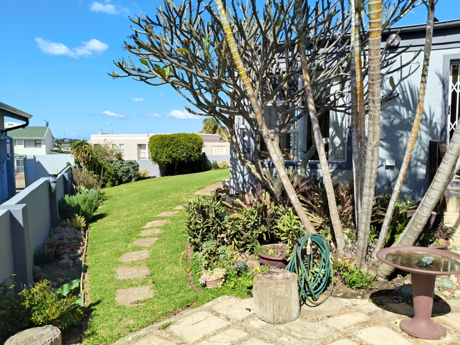 3 Bedroom Property for Sale in Wavecrest Eastern Cape